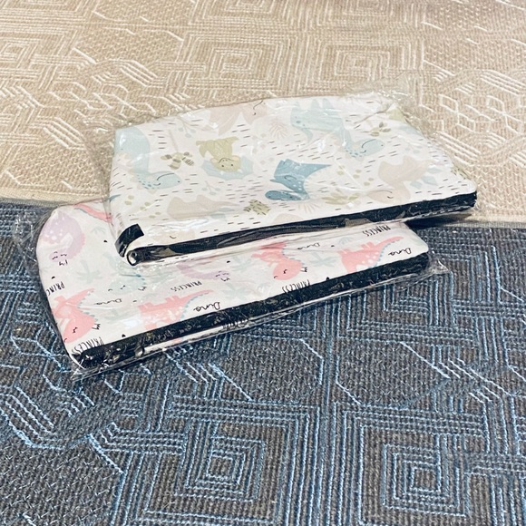 NWT Pair of Fun Dinosaur Waterproof Makeup Travel Bag w/ Zipper - Picture 3 of 5